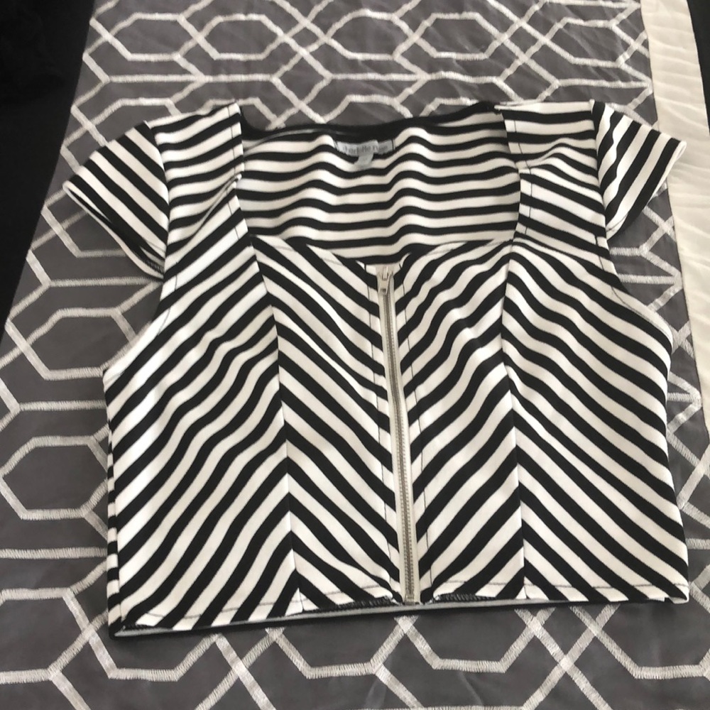 Crop top bundle!! - Picture 3 of 7